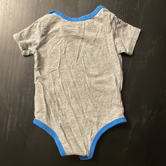 Jordan onesie size 3/6M - Picture 2 of 4